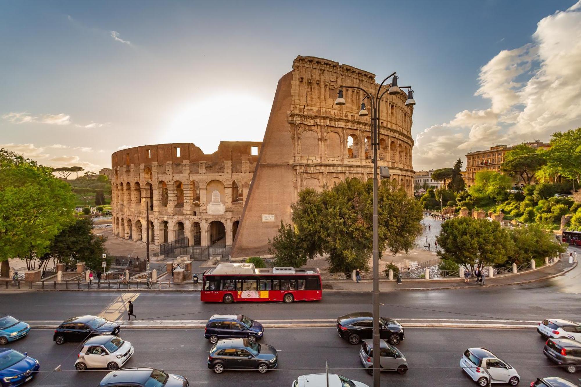 Iconic Apartment With Unique Colosseum View روما المظهر الخارجي الصورة